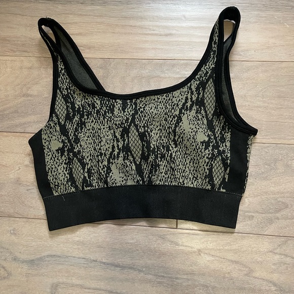 Fabletics Sports Bra - Picture 6 of 7